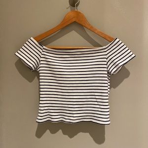 H&M size M Ribbed off the shoulder crop top